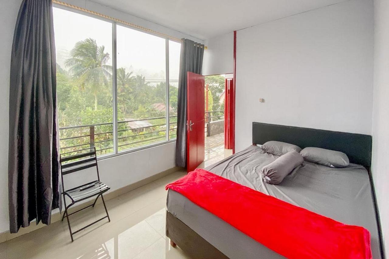 Sky Residence Tomohon Mitra Reddoorz Екстериор снимка